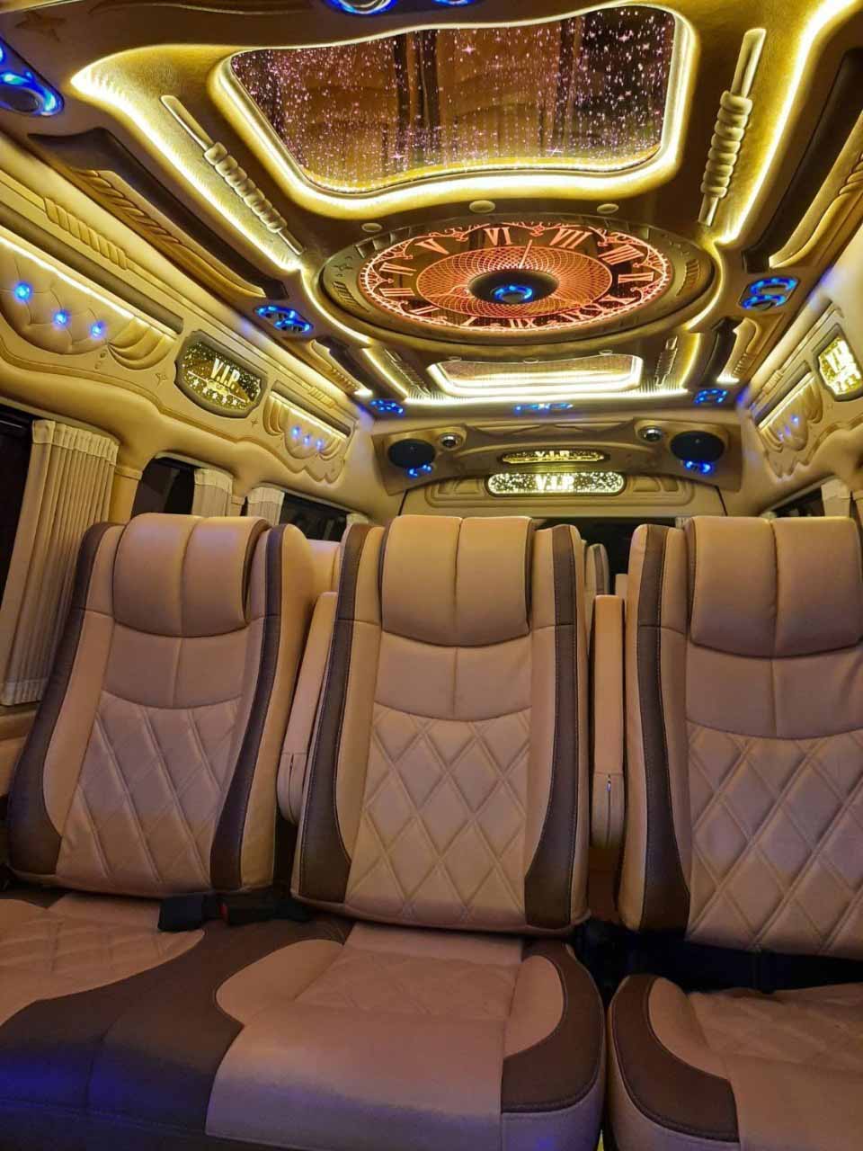 VIP 8 ที่นั่ง